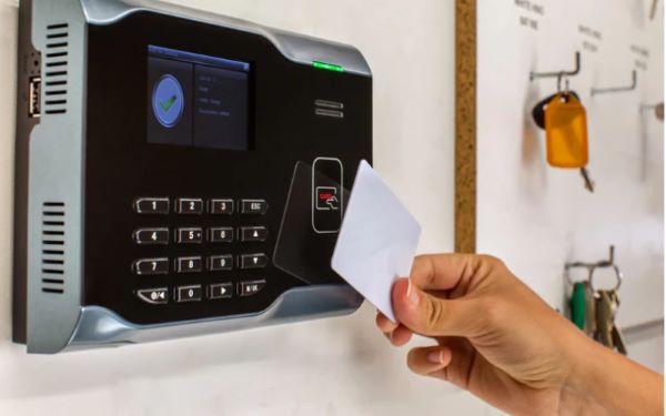 Máy quét thẻ từ phổ biến trong văn phòng và tòa nhà