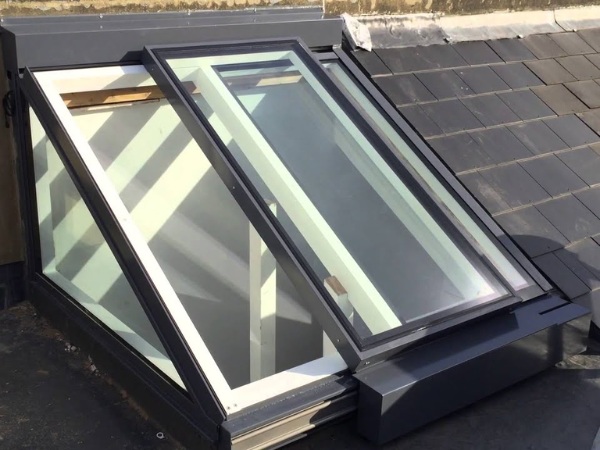 Cửa giếng trời mái trượt cảm biến ánh sáng tốt