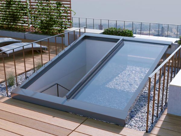 Cửa sân thượng tự động được thiết kế hiện đại, mang tính ứng dụng cao.